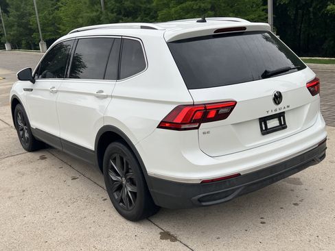 Certified 2023 Volkswagen Tiguan SE w/ Panoramic Sunroof Package FWD image 7