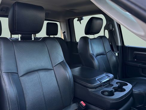 Used 2018 RAM 2500 Laramie w/ Sport Appearance Group AWD/4WD image 29