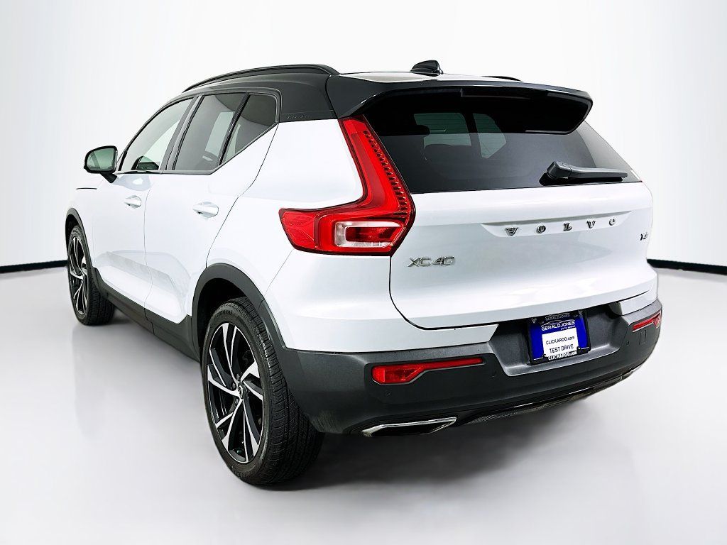Used 2020 Volvo XC40 T4 R-Design w/ Protection Package Premier FWD image 6