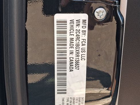 Used 2024 Chrysler Pacifica Touring-L FWD image 26