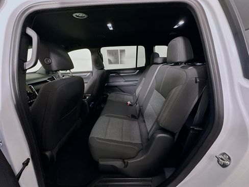 Used 2025 GMC Acadia Elevation image 26