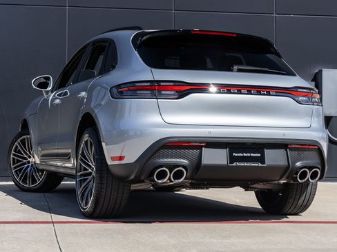 Certified 2026 Porsche Macan AWD/4WD image 3