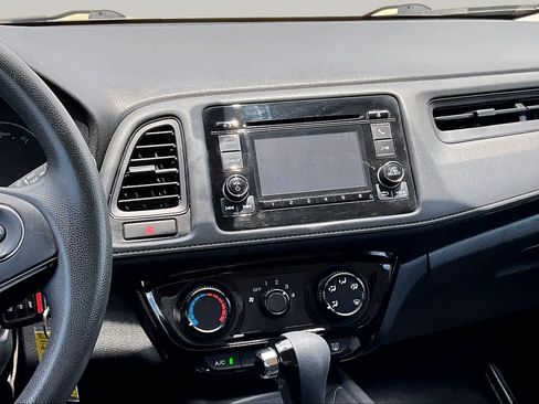Used 2016 Honda HR-V LX image 6