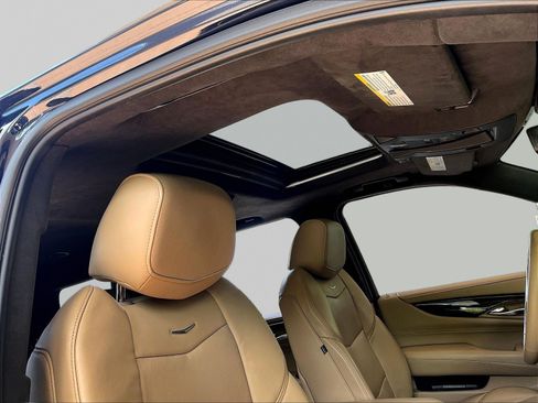 Used 2020 Cadillac Escalade Platinum AWD/4WD image 28