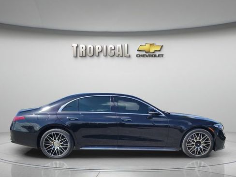 Used 2022 Mercedes-Benz S 580 4MATIC Sedan w/ AMG Line Package image 5