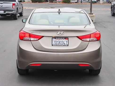 Used 2013 Hyundai Elantra GLS w/ Preferred Pkg image 3