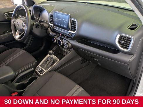 Used 2025 Hyundai Venue SEL FWD image 29
