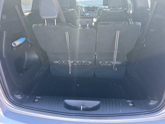 Used 2024 Chrysler Pacifica Limited w/ S Appearance Package FWD image 8