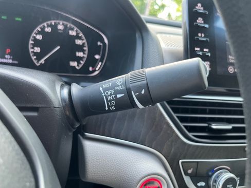 Used 2018 Honda Accord EX image 21
