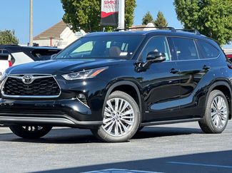 New 2025 Toyota Highlander Platinum video 2
