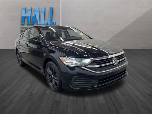 Certified 2024 Volkswagen Jetta SE w/ Panoramic Sunroof Package image 8