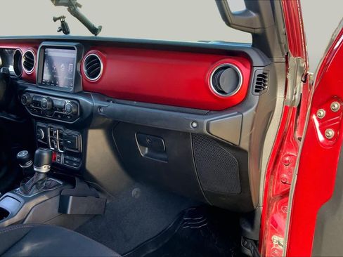 Used 2021 Jeep Gladiator Rubicon AWD/4WD image 18