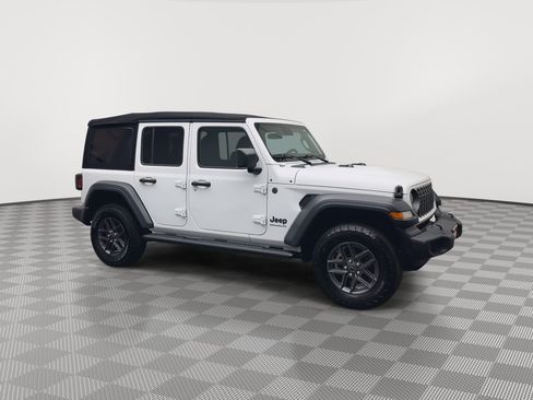 Used 2024 Jeep Wrangler Unlimited Sport AWD/4WD image 38