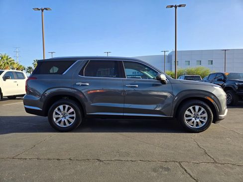 Used 2024 Hyundai Palisade SEL FWD image 7