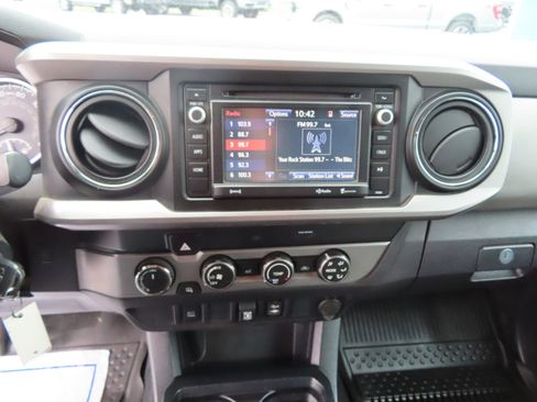 Used 2019 Toyota Tacoma SR5 image 31
