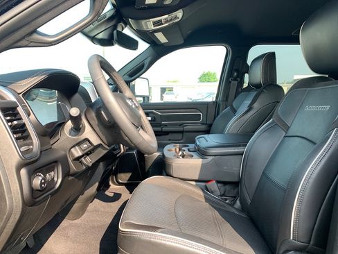 Used 2026 RAM 2500 Laramie AWD/4WD image 15