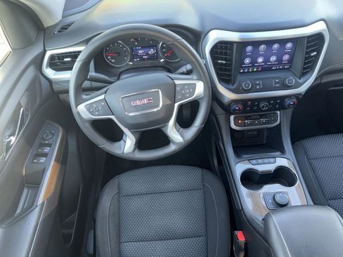 Used 2023 GMC Acadia SLE image 13