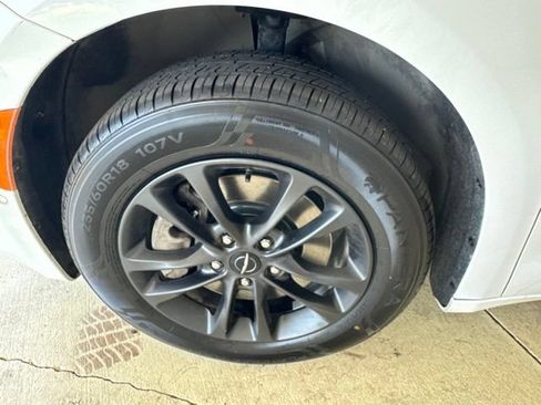 Used 2020 Chrysler Pacifica Touring-L w/ Advanced Safetytec Group AWD/4WD image 35