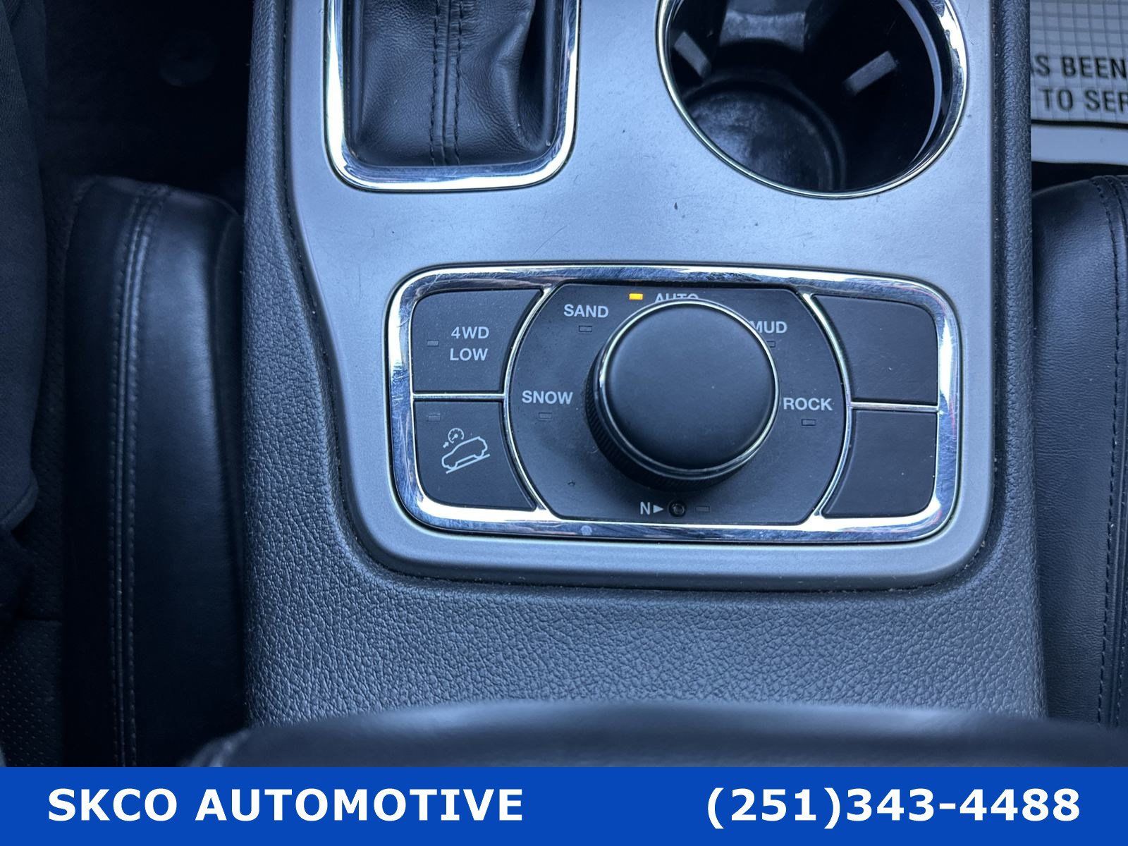 Used 2022 Jeep Grand Cherokee Laredo X AWD/4WD image 28