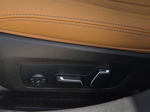 New 2026 BMW 330i Sedan w/ M Sport Package RWD image 13