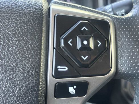 Used 2020 Toyota 4Runner SR5 AWD/4WD image 27