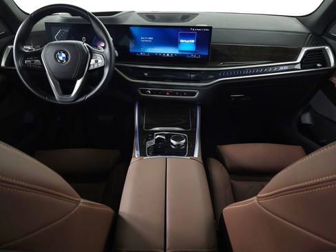 Used 2024 BMW X5 xDrive40i w/ Premium Package image 11