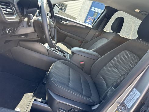 Used 2024 Ford Escape Active w/ Tech Pack #2 AWD/4WD image 9