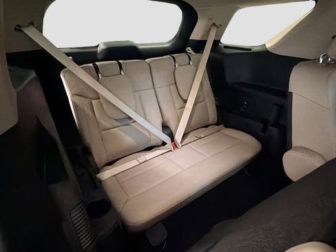 Used 2022 Ford Explorer XLT w/ Equipment Group 202A image 23