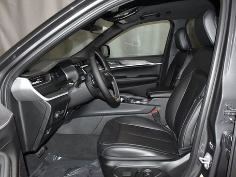 New 2025 Jeep Grand Cherokee Limited w/ Trailer Tow Package image 10