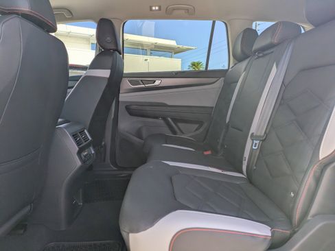 New 2026 Volkswagen Atlas Peak Edition AWD/4WD image 16