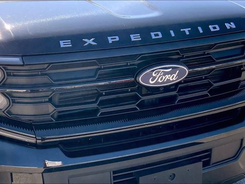 Certified 2025 Ford Expedition Active RWD image 31
