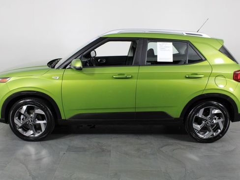 Certified 2024 Hyundai Venue SEL image 11