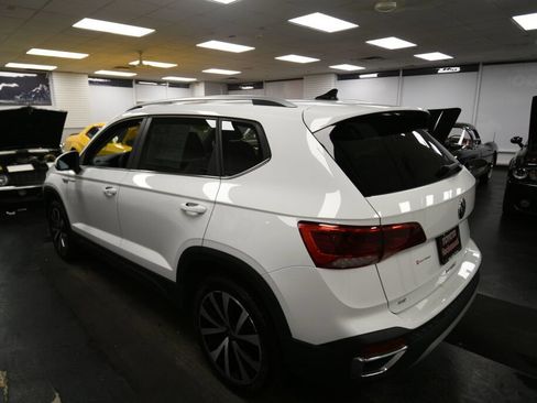 Used 2024 Volkswagen Taos SE FWD image 5