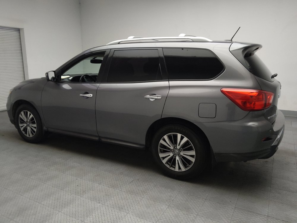Used 2018 Nissan Pathfinder SL w/ Cargo Package FWD image 3
