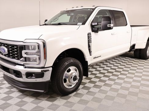 Used 2024 Ford F350 Lariat w/ Lariat Ultimate Package image 11