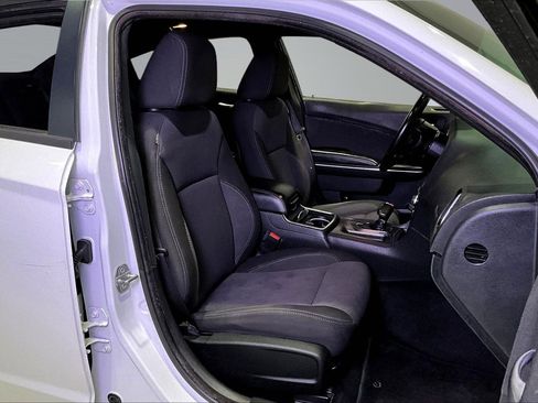 Used 2018 Dodge Charger SXT RWD image 28
