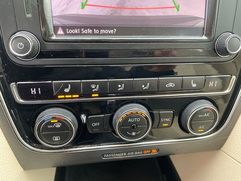 Used 2017 Volkswagen Passat 1.8T R-Line image 15