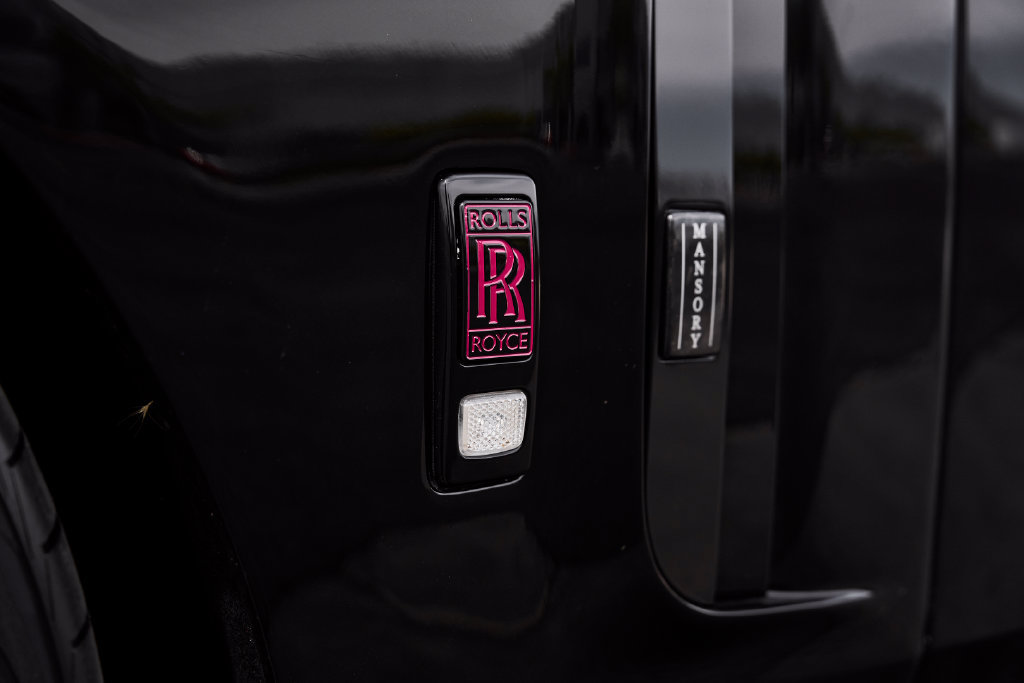 Used 2023 Rolls-Royce Phantom Sedan RWD image 12