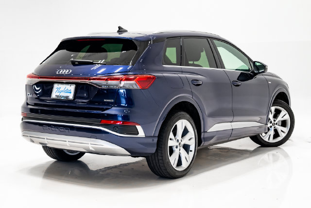 Used 2023 Audi Q4 e-tron Premium Plus w/ Premium Plus AWD/4WD image 31