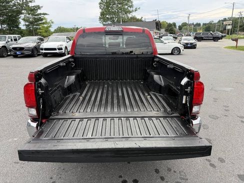 Used 2018 Toyota Tacoma SR5 AWD/4WD image 13