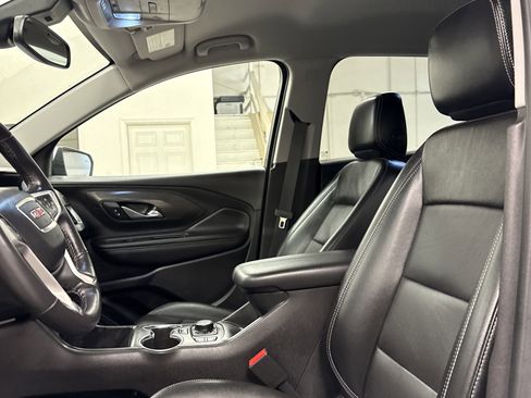 Used 2022 GMC Terrain SLT w/ Infotainment Package II image 5