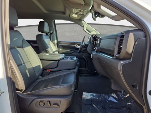 Used 2024 GMC Sierra 1500 SLT image 15