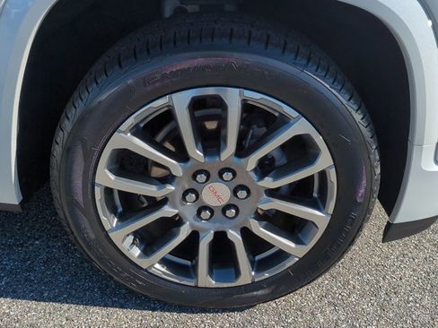 Used 2021 GMC Acadia Denali w/ Denali Technology Package image 11