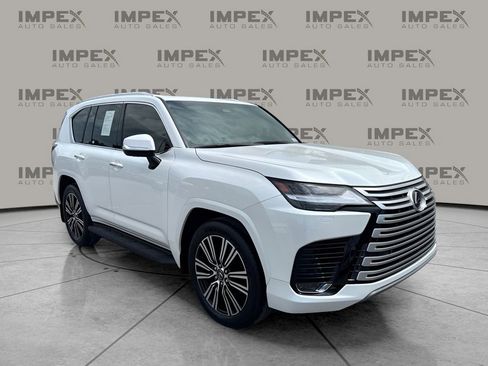 Used 2025 Lexus LX 600 4WD w/ Accessory Package (2T) image 7