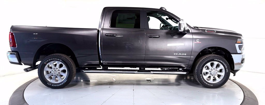 New 2026 RAM 2500 Laramie AWD/4WD image 3