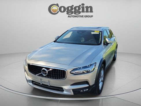 Used 2019 Volvo V90 T5 Cross Country AWD/4WD image 9