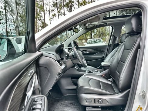 Certified 2024 GMC Terrain SLT w/ Infotainment Package II image 20