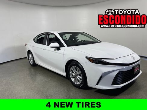 Certified 2025 Toyota Camry LE image 1