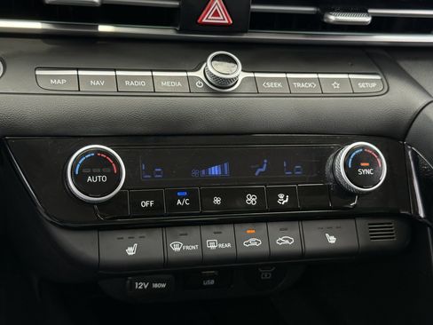 Used 2024 Hyundai Elantra Limited FWD image 20