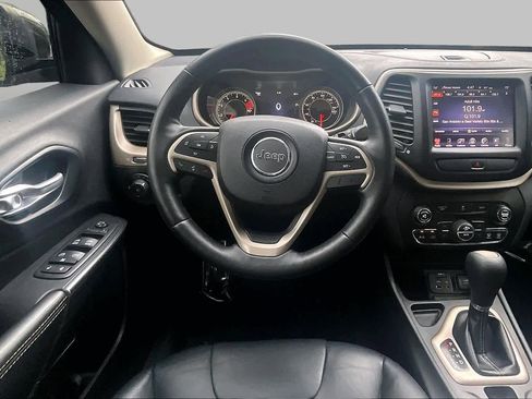 Used 2016 Jeep Cherokee Limited FWD image 6